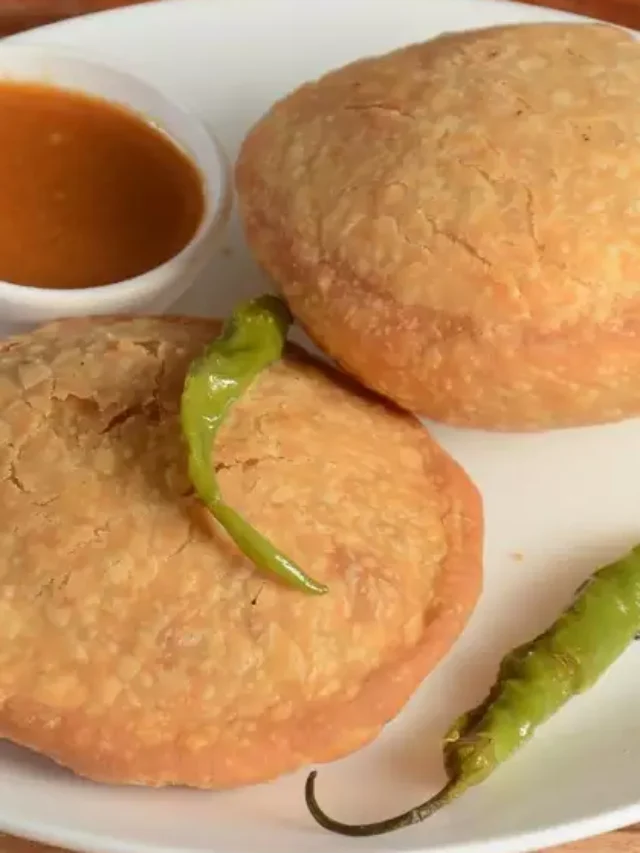 Moong Dal Kachori recipe in hindi